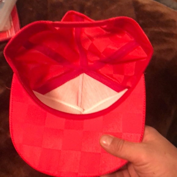 Very unique red checker SnapBack Snap-on hat - Picture 2 of 4